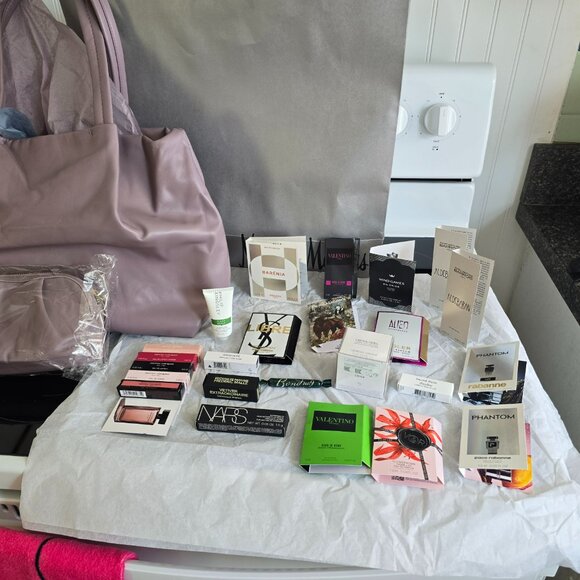 Neiman's Premiere Client VIP Handbag Traincase w/ Hermes Armani NARS +more - Picture 8 of 9